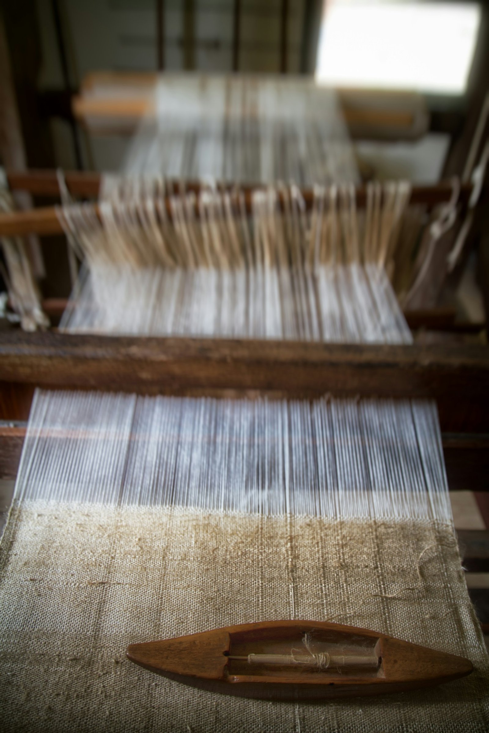 Textile tissé à la main sur un métier